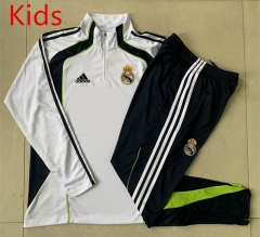 2025-2026 Retro Version Real Madrid White  Kids/Youth Soccer Tracksuit-815