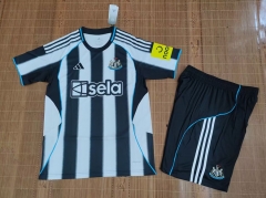 2025-2026 Correct Version Newcastle United Home Black&White Soccer Uniform-718