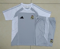 25-26 Real Madrid Grey&White Short-sleeved Thailand Soccer Tracksuit-815