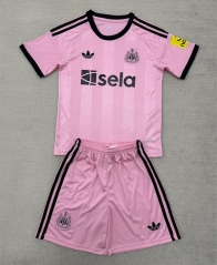 2025-2026  Newcastle United Goalkeeper Pink Soccer Uniform-AY