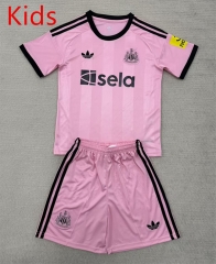 2025-2026 Newcastle United Goalkeeper Pink Kids/Youth Soccer Uniform-AY