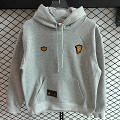 Retro Version Manchester United Gray Embroidered Thailand Soccer Tracksuit Top With Hat-LH
