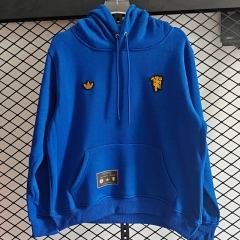 Retro Version Manchester United Blue Embroidered Thailand Soccer Tracksuit Top With Hat-LH