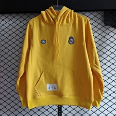 Retro Version Real Madrid Yellow Embroidered Thailand Soccer Tracksuit Top With Hat-LH