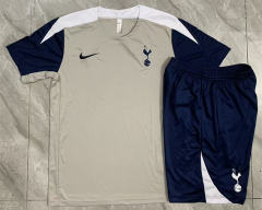 25-26 Tottenham Hotspur Light Gray Short-sleeved Thailand Soccer Tracksuit-815