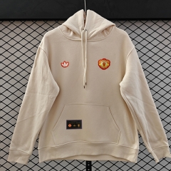 (S-3XL) Retro Embroidered Version Manchester United Beige Thailand Soccer Tracksuit Top With Hat-CS