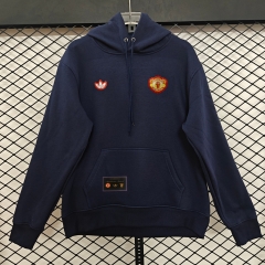 (S-3XL) Retro Embroidered Version Manchester United Royal Blue Thailand Soccer Tracksuit Top With Hat-CS