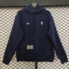 (S-3XL) Retro Embroidered Version Juventus Royal Blue Thailand Soccer Tracksuit Top With Hat-CS