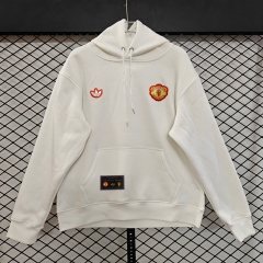 (S-3XL) Retro Embroidered Version Manchester United White Thailand Soccer Tracksuit Top With Hat-CS