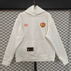 (S-3XL) Retro Embroidered Version Manchester United White Thailand Soccer Tracksuit Top With Hat-CS