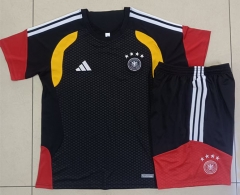 26-27 Germany Black Short-Sleeved Thailand Soccer Tracksuit-815