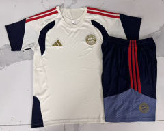 26-27 Bayern München Beige Short-Sleeve Thailand Soccer Tracksuit-815