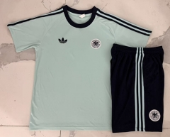26-27 Germany Light Green Short-Sleeve Thailand Soccer Tracksuit-815