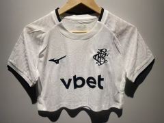26-27 Flamengo White Women Navel Revealing Style Soccer Jersey-6400