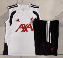 26-27 Liverpool White Thailand Soccer Vest Tracksuit-815