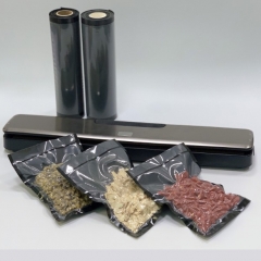 Пакет для вакуумной упаковки пищевых продуктов черного цвета с тиснением