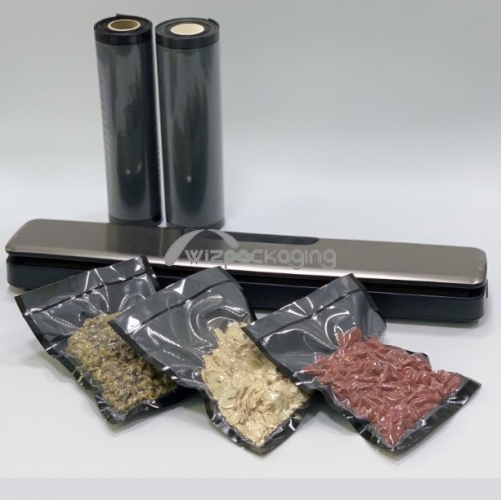 Пакет для вакуумной упаковки пищевых продуктов черного цвета с тиснением