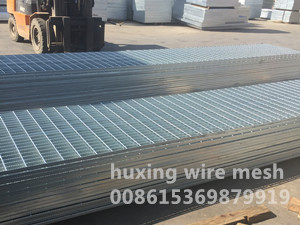 Smooth Finishing Hot Dipped Galvanized Weld Steel Grating Serrated & Plain Steel Bar Grate Size:900x5800mm