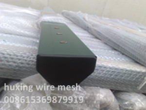 Welded V Mesh Fence Panel Industrial Security Fencing D Shape Post