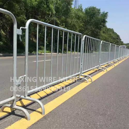 Hot Galvanized Pedestrian Fence