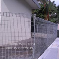 Roll Top Mesh Fence Application