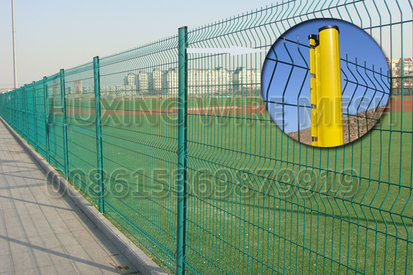 Galvanized and PVC Painting Coated Triangle Bending Boundary Wall Security Metal Wire Mesh Fence