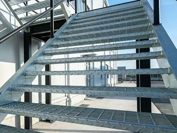 Durable Outdoor Safety HDG Metal Stair Treads Grating