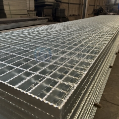 Hot Galvanized Serrated Tooth Bar Steel Grating 1m x 6m for Industry Platform Floor Walkways
