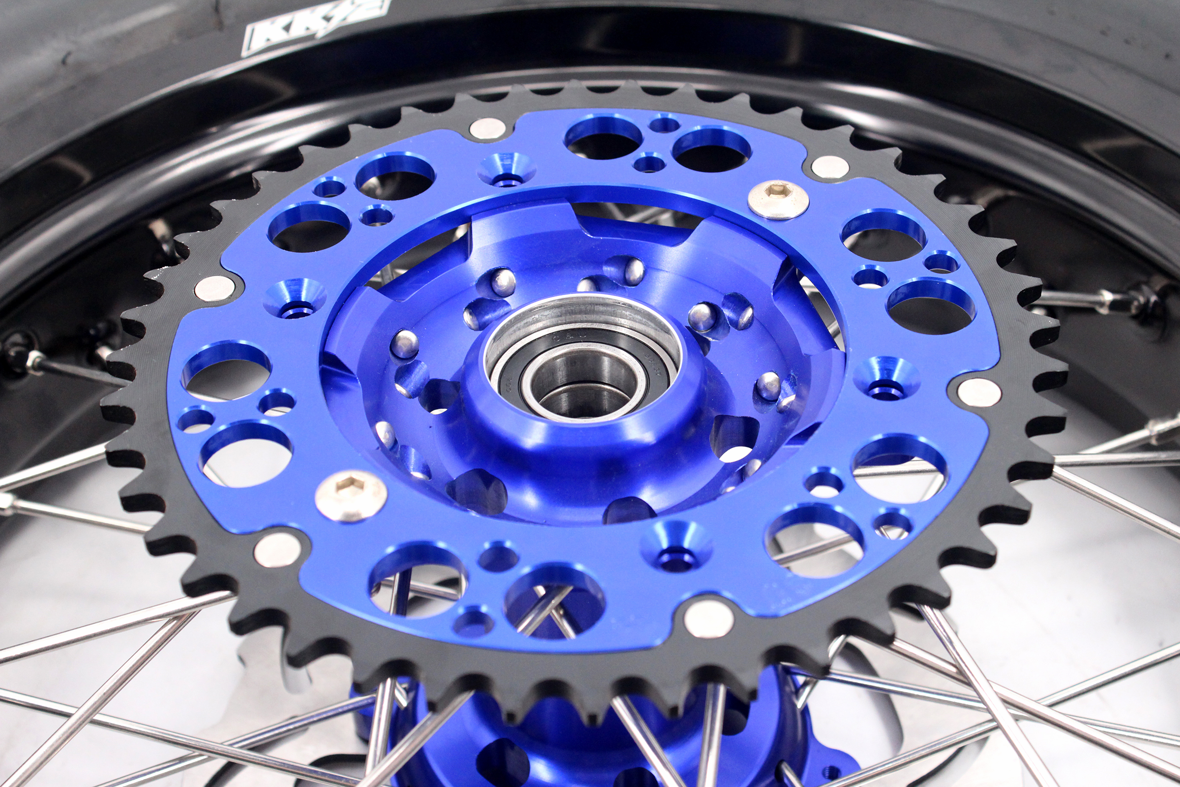 Pre-Orders - KKE 3.5/4.25*17 Supermoto Wheels Rims Set CST Tire fit SUZUKI DRZ400 DRZ400S DRZ400E Blue Hub