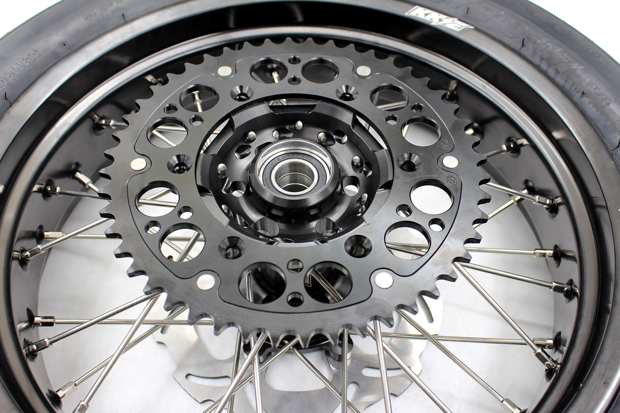 KKE 3.5/4.25*17 Supermoto Wheels Rims Set with CST Tire fit SUZUKI DRZ400 DRZ400S DRZ400E Black Hub