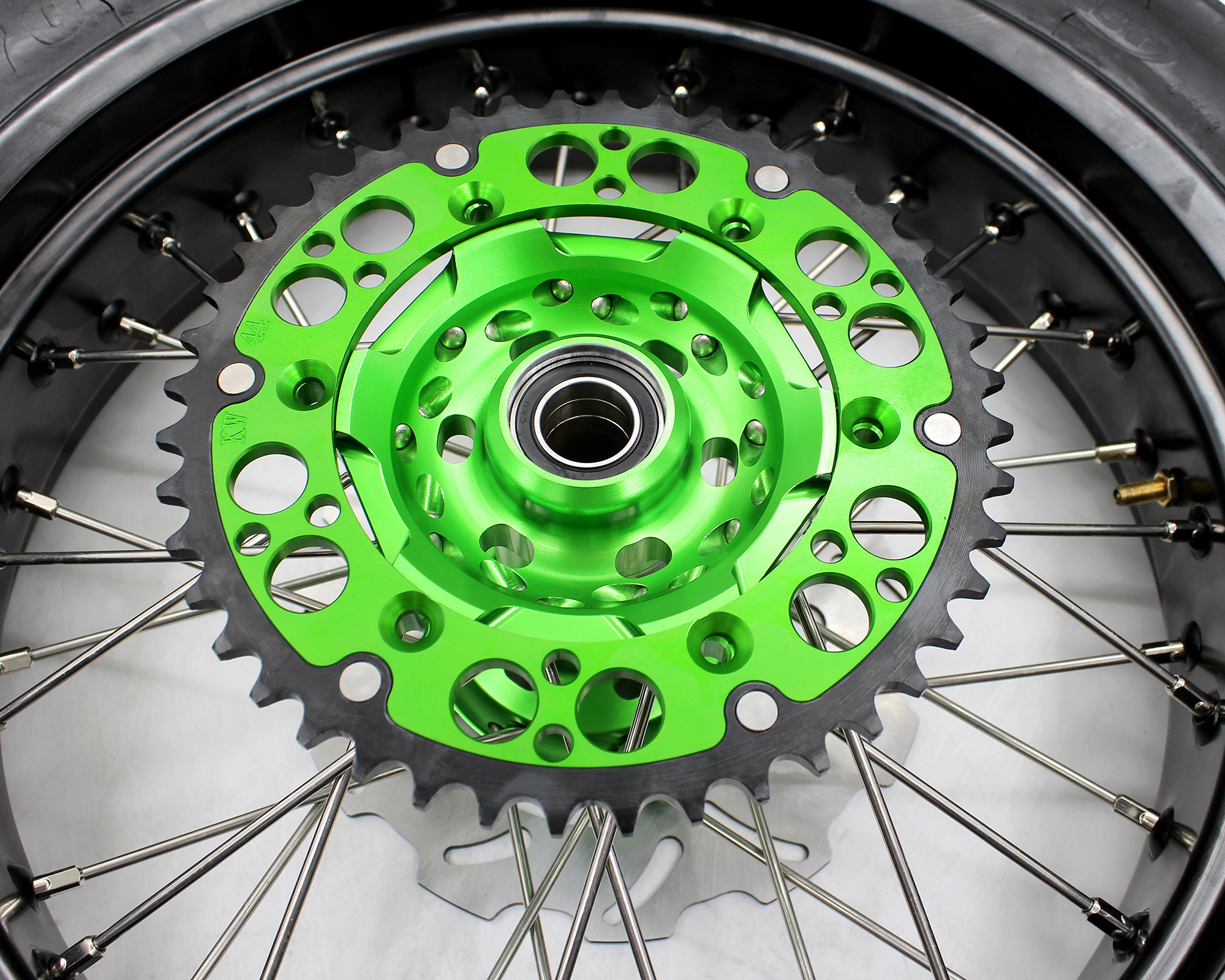 KKE 3.5/4.25 Supermoto CST Tire Wheels Set fit KAWASAKI KX250F KX450F 2006-2023 Green 320MM Disc