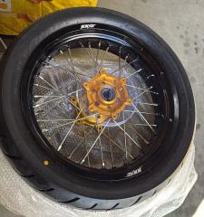 Returned Wheels fit SUZUKI DRZ400 DRZ400E DRZ400S -- KKE 3.5/4.25*17 Supermoto Wheels Rims Set  with CST Tire Gold Hub