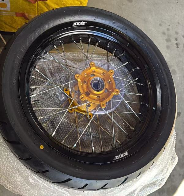 Returned Wheels fit SUZUKI DRZ400 DRZ400E DRZ400S -- KKE 3.5/4.25*17 Supermoto Wheels Rims Set  with CST Tire Gold Hub