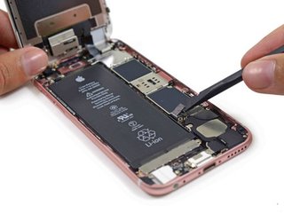iPhone Battery Replacement - It won't make your phone faster