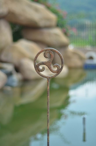 CAST IRON GARDEN STAKE