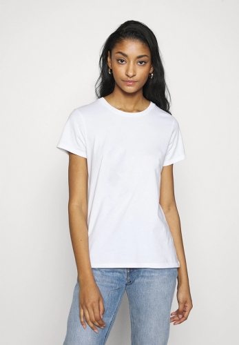 Women's slim fit base O-neck T-shirt