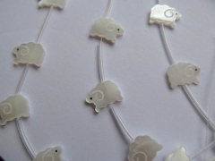 bulk 5strands 75pcs 12x14mm , white MOP shell mother of pearl sheep animals assortment cabochons bea