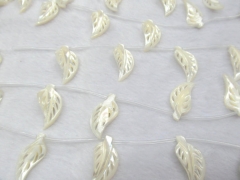 wholesale 2strands 15charm30mm Genuine MOP Shell ,Pearl Shell beads ,leaf tree leaves carved shell p