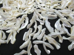 Top Drilled ---20-40mm 108pcs Genuine MOP Shell ,Pearl Shell freeform spikes curved Carved white loo