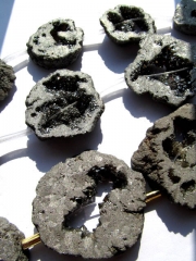 Sale--Geniune Druzy agate,titanium quartz,Drusy 20-60mm full strand slab freeform gunmetal black Ass