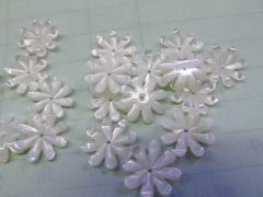 Top quality 50pcs 10 12 15mm Genuine white MOP Shell ,Pearl Shell filigree florial snow flake flower