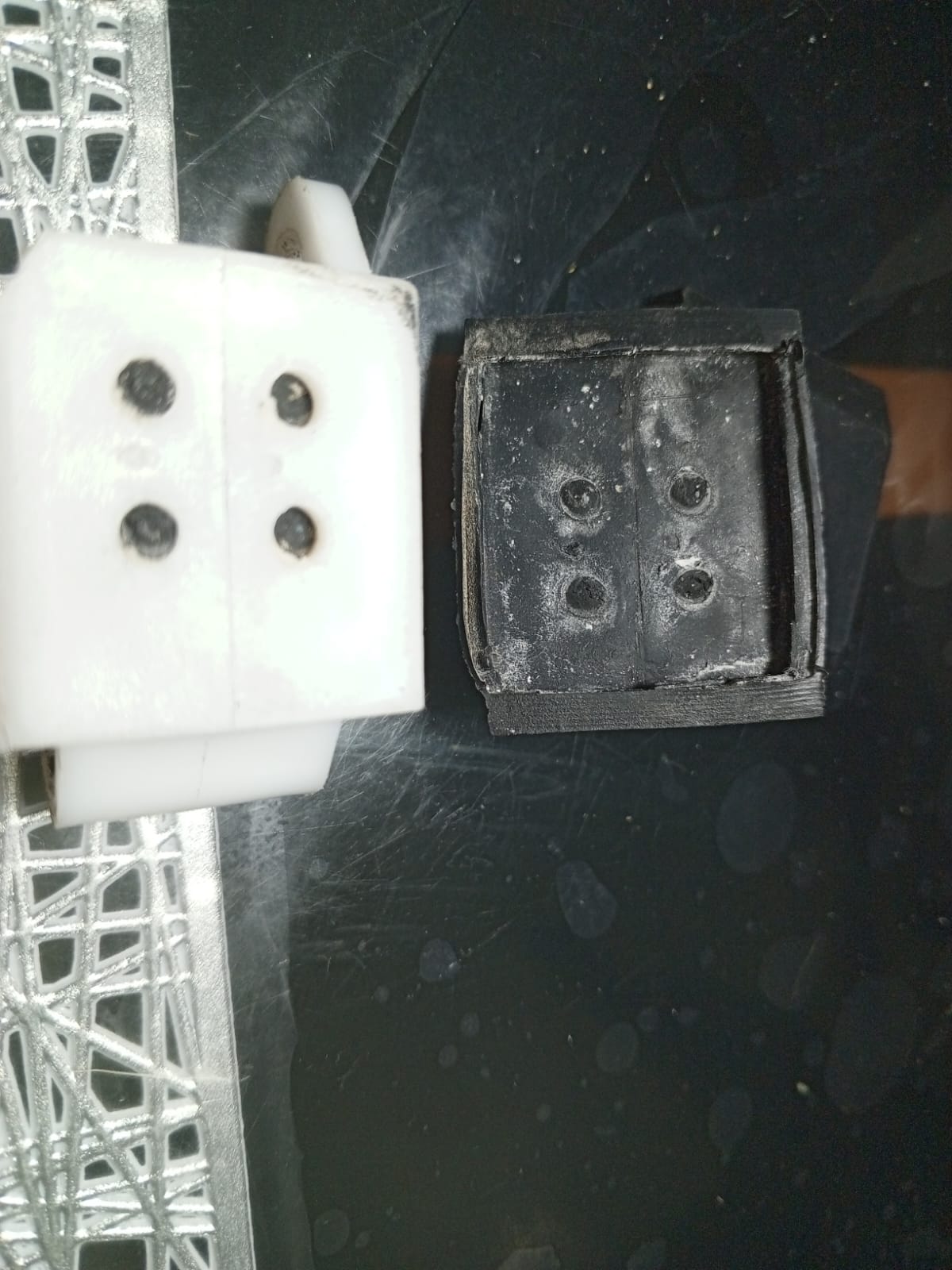 Conveyor chain spare part for glass edging machine fast the black cap in 4 holes chain