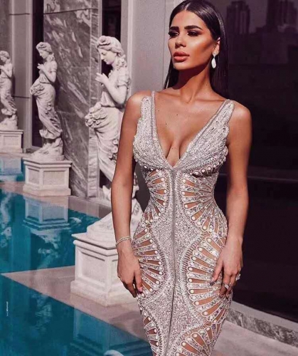 2020 New Fashion Deep V-Neck Long Dress Sequined Hollow Out Sleeveless Floor Length Evening Party Dress for Women
