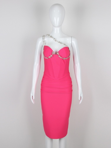 New Short Design Of New Rose Red One-shoulder Diamond-encrusted Chain Bandage Dress