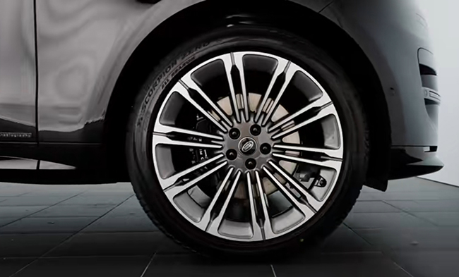 2024 Range Rover Sport wheel