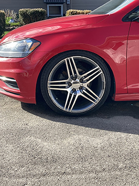 Red Mercedes Benz center caps