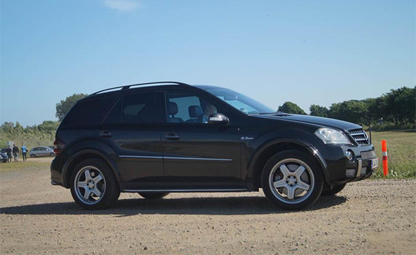 ML350 Mercedes Benz Center Caps