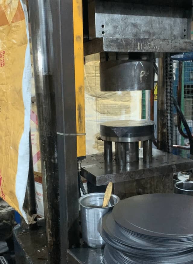 Stamping Push Through Wheel Center Caps