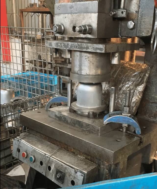 Edge Trimming Push Through Wheel Center Cap