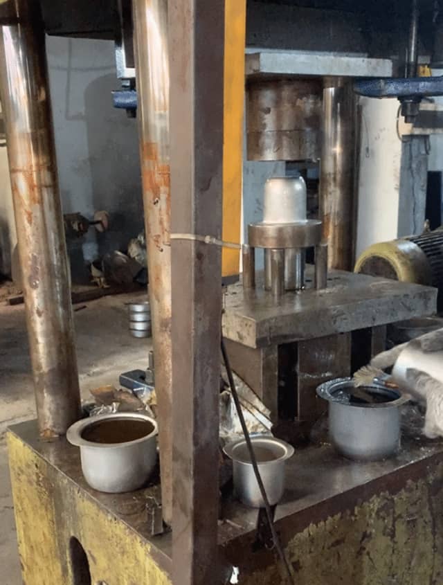 Stretching Push Through Wheel Center Cap